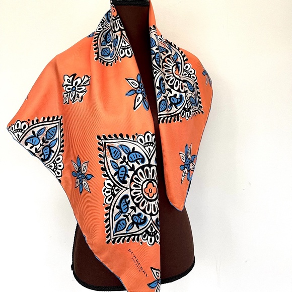 NWT Burberry Scarf Lucky Alhambra Flower Peach Turquoise Silk Wrap - Picture 5 of 16